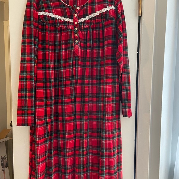 Secret Treasures Red Plaid Kids Nightgown Girl’s 10-12 - Picture 9 of 9